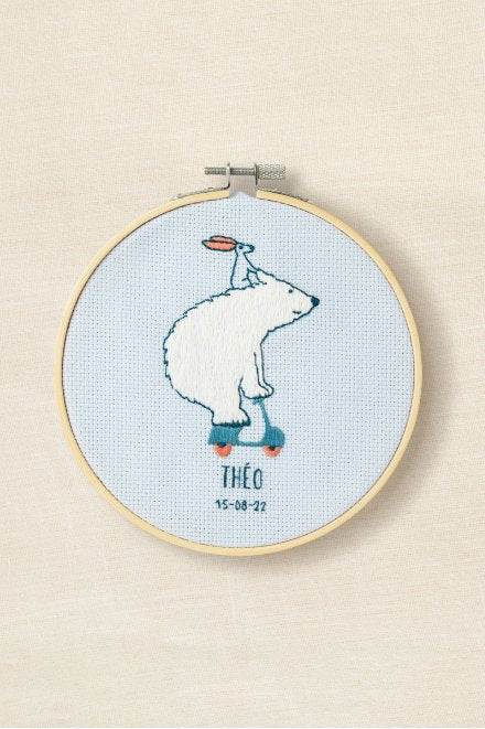 DMC 踏滑板的白熊刺繡材料包 TB182