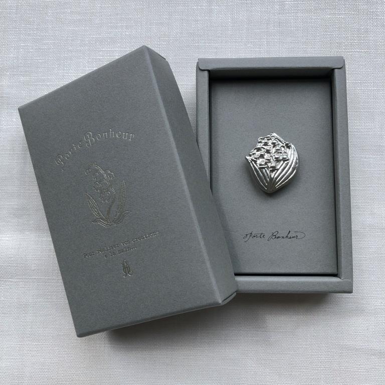 日本Clover 鈴蘭 Porte Bonheur 吸針磁石