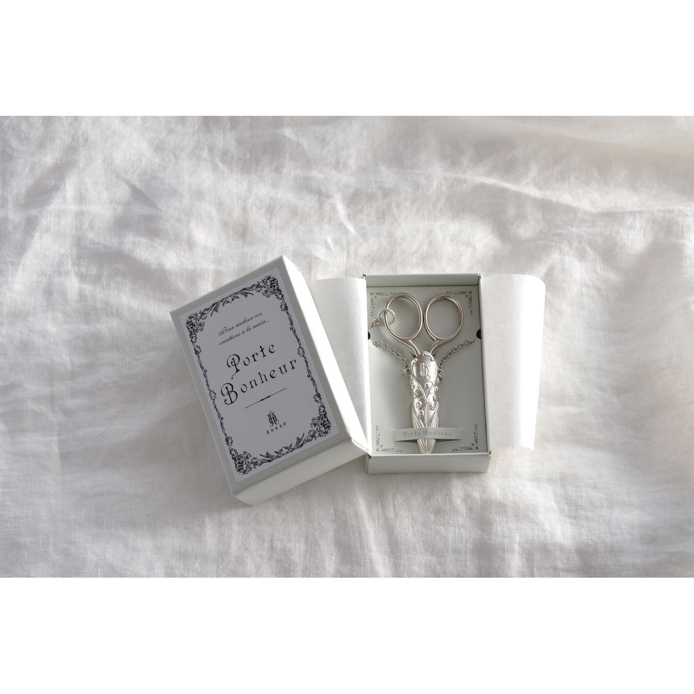 日本Clover 鈴蘭 Porte Bonheur 剪刀