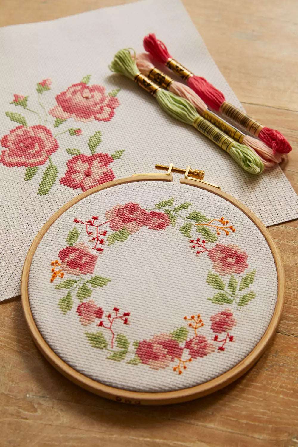 DMC 十字繡材料包 [紅色小花] Mindful Making