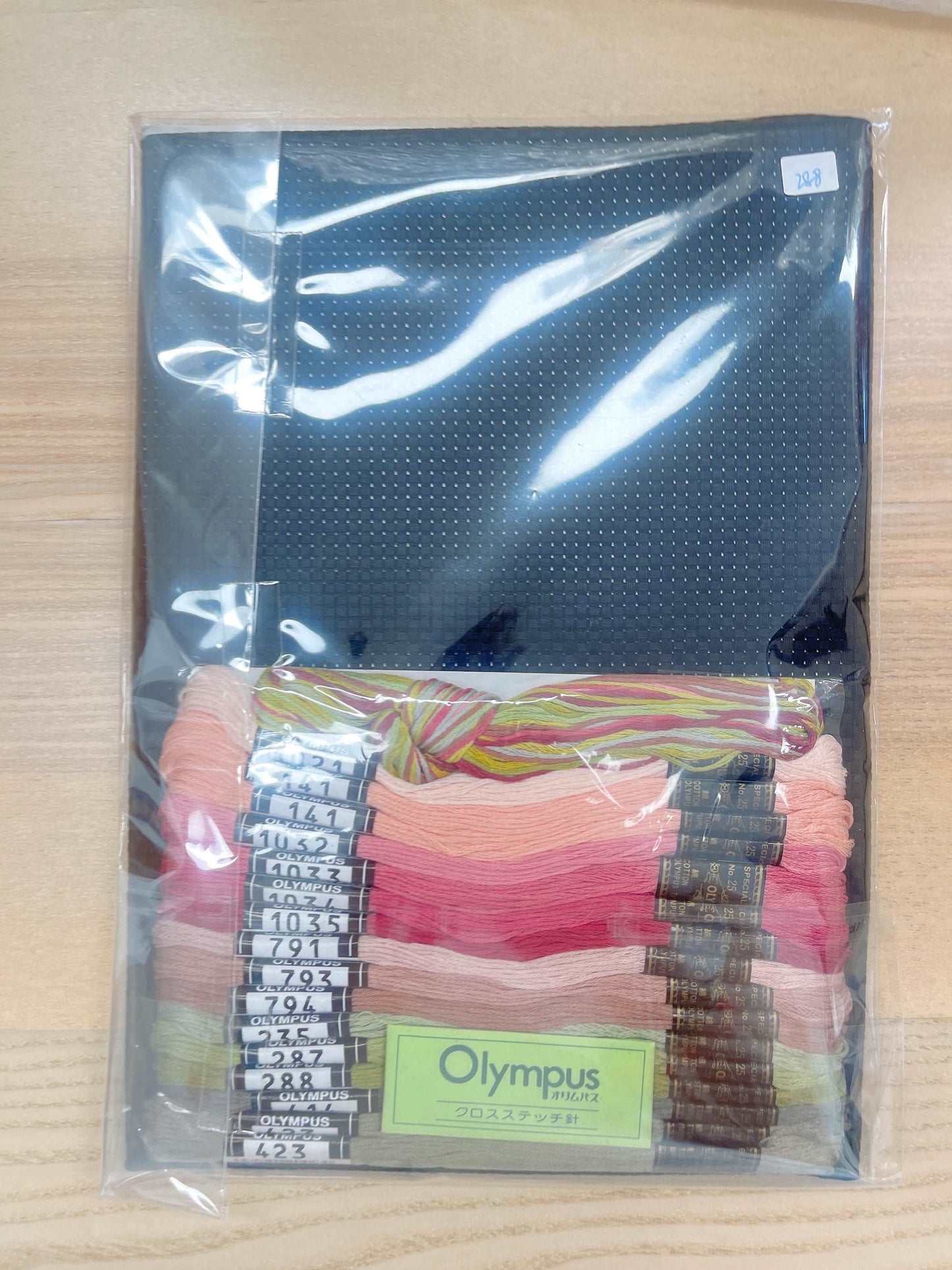 Olympus 十字繡材料包 [British Garden抱枕]